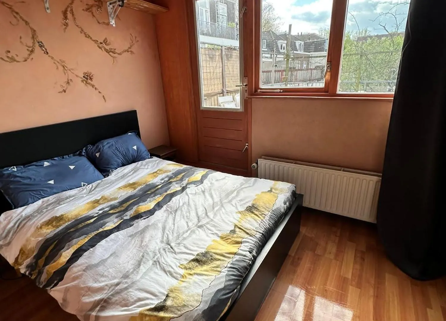 Terraced Room In Shared House location